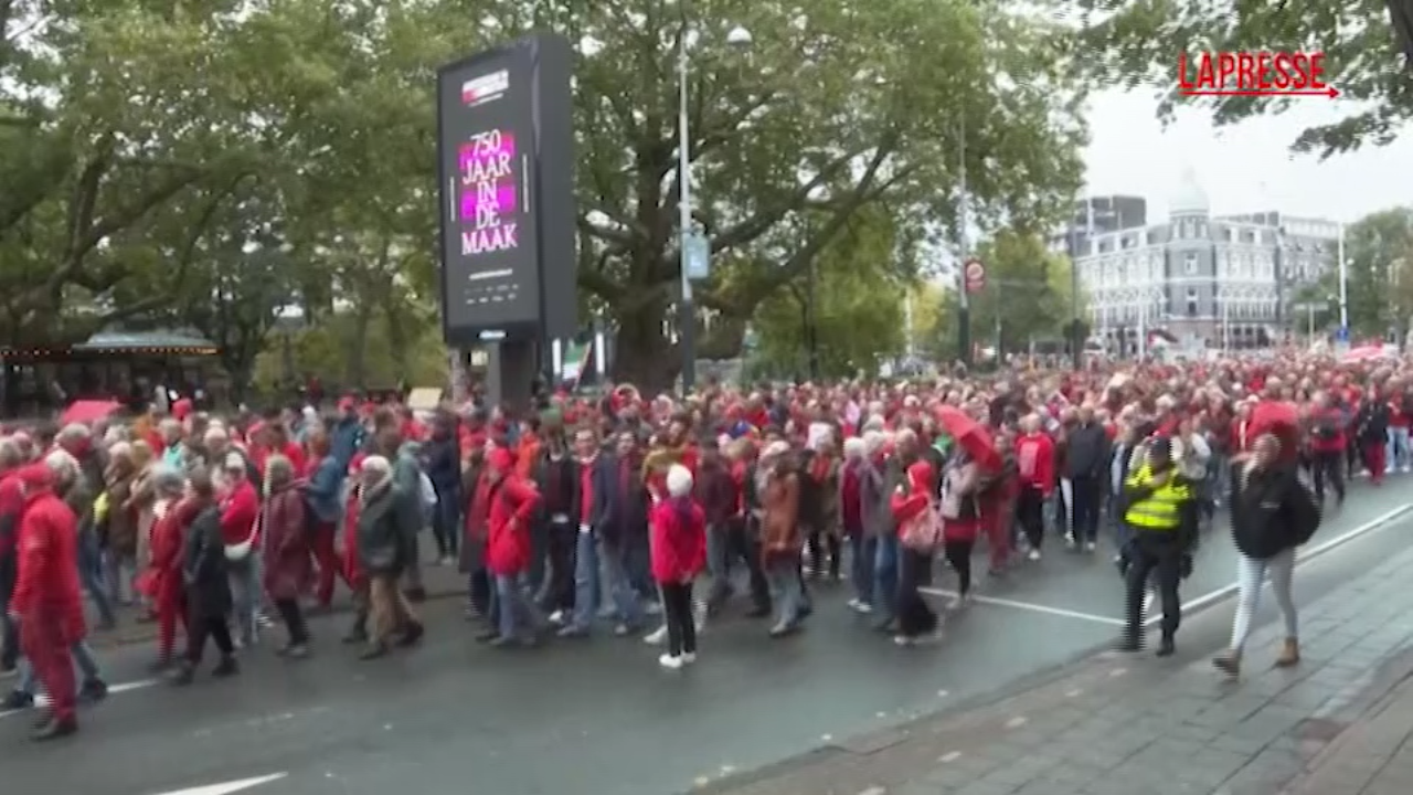 Amsterdam, in migliaia al corteo di 
