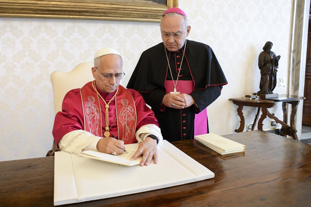 Papa Leone XIV firma ‘Dilexi te’, la sua prima Esortazione Apostolica con i poveri al centro