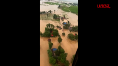 Nepal, forti piogge e inondazioni: villaggi spazzati via delle acque