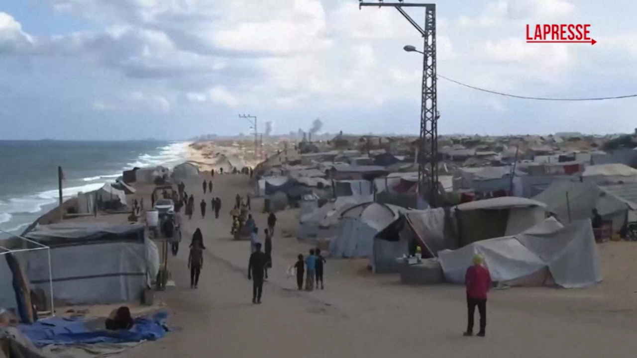 Gaza, esplosioni e fumo nella Striscia: continua l