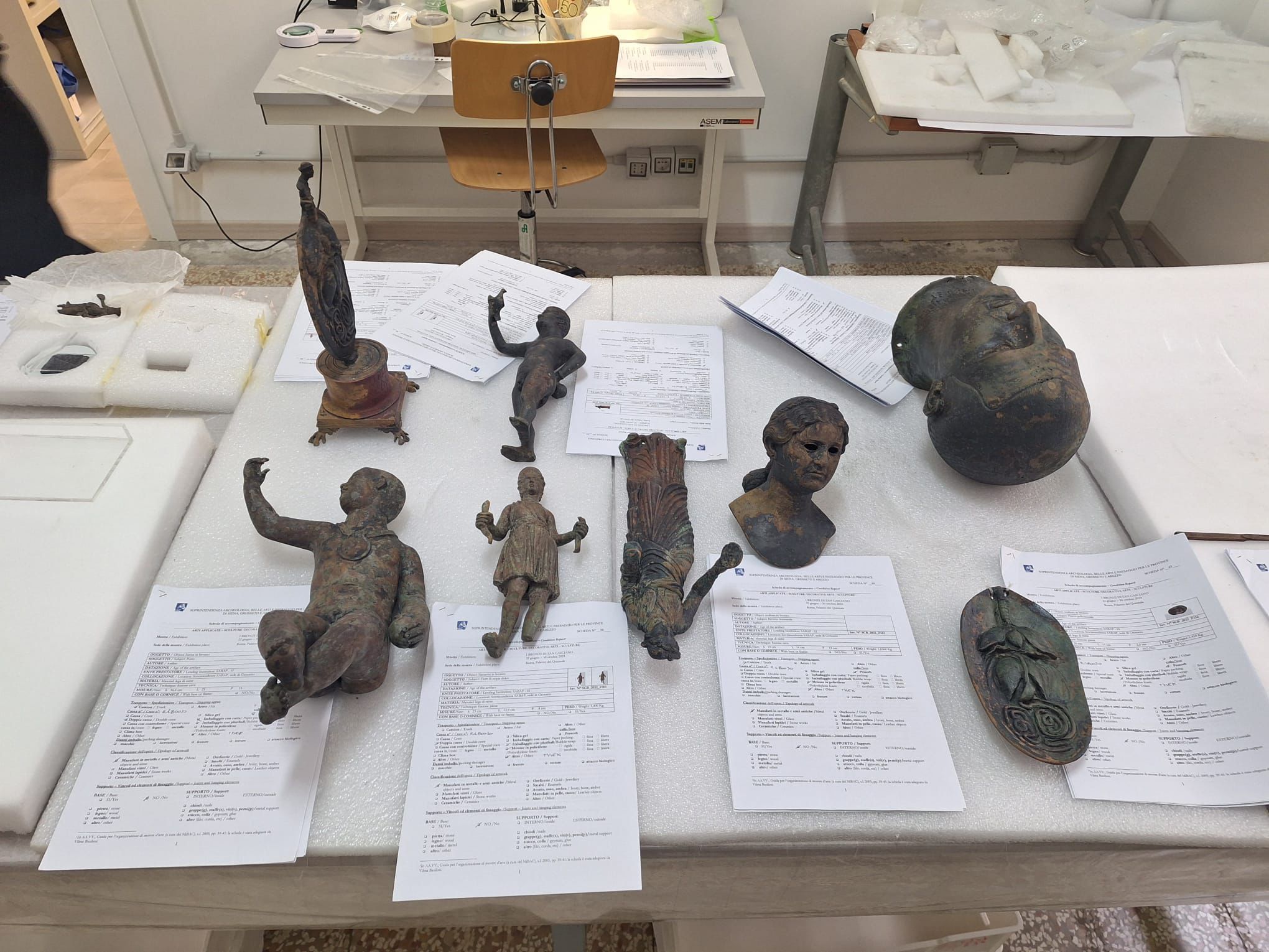 Bronzi di San Casciano, apre al pubblico laboratorio di restauro