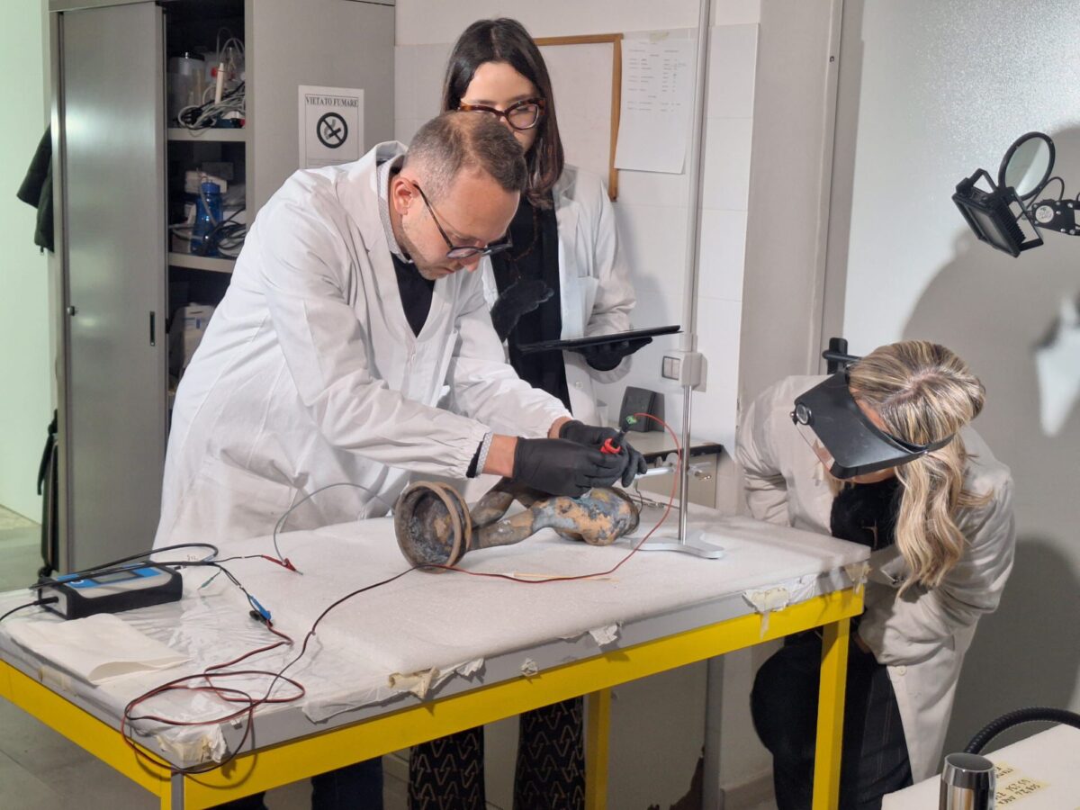 Bronzi di San Casciano, apre al pubblico laboratorio di restauro