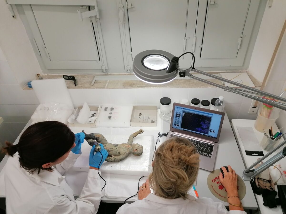 Bronzi di San Casciano, apre al pubblico laboratorio di restauro