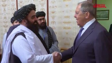 Russia, Lavrov incontra il ministro degli Esteri talebano