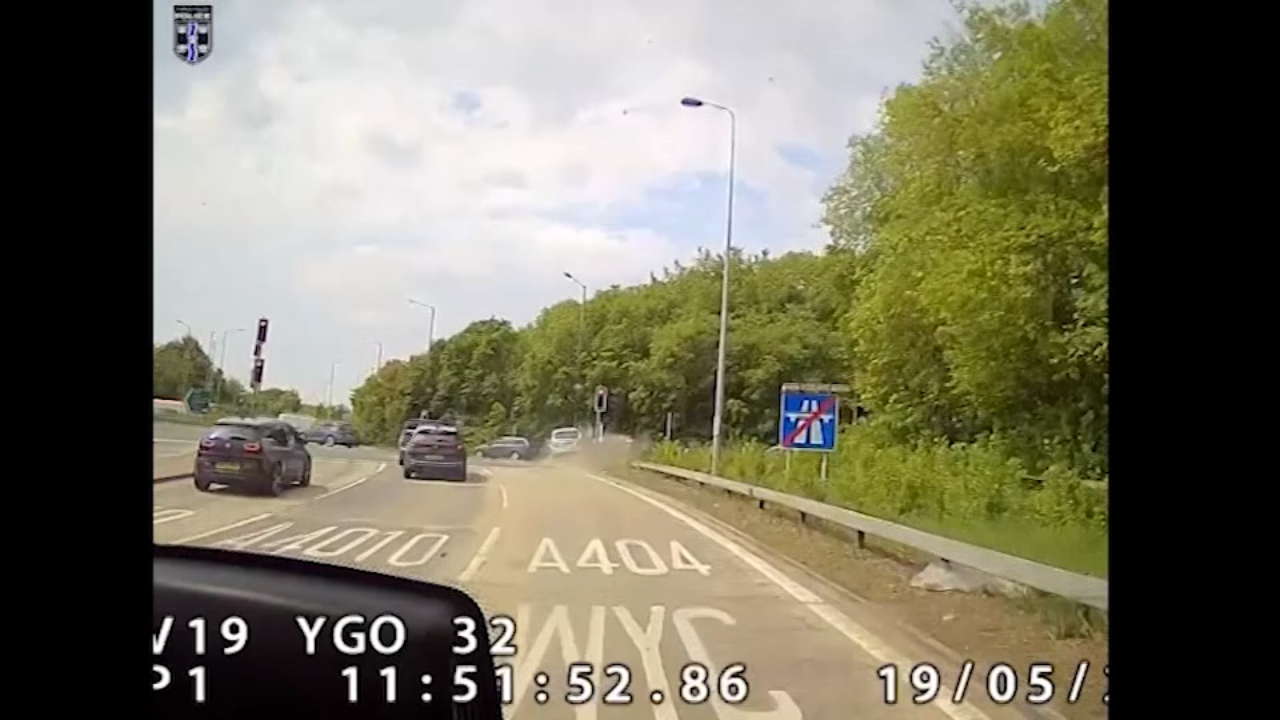 regno unito incidente ad alta velocit224 a high wycombe il video dello schianto