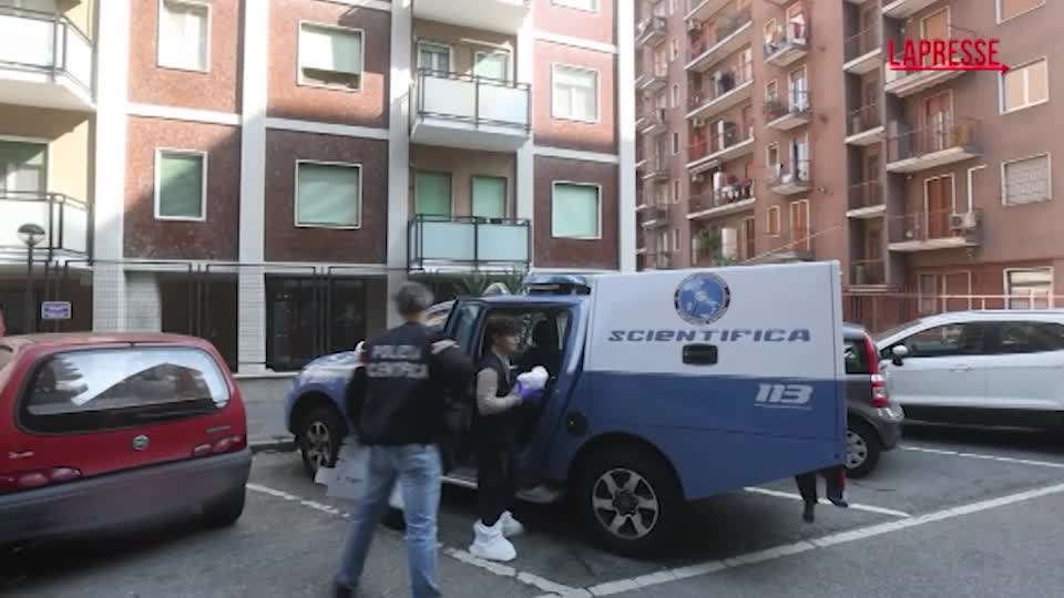 Sesto San Giovanni, si getta dal balcone prima dello sfratto: la scientifica sul posto