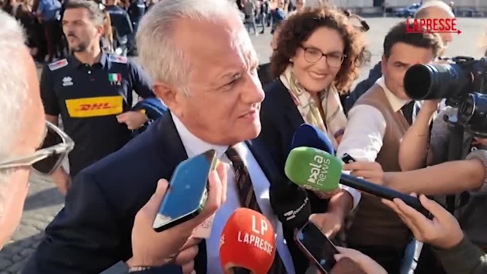 Volley, il ct Velasco al Quirinale con le campionesse del mondo: "Ora voliamo basso"