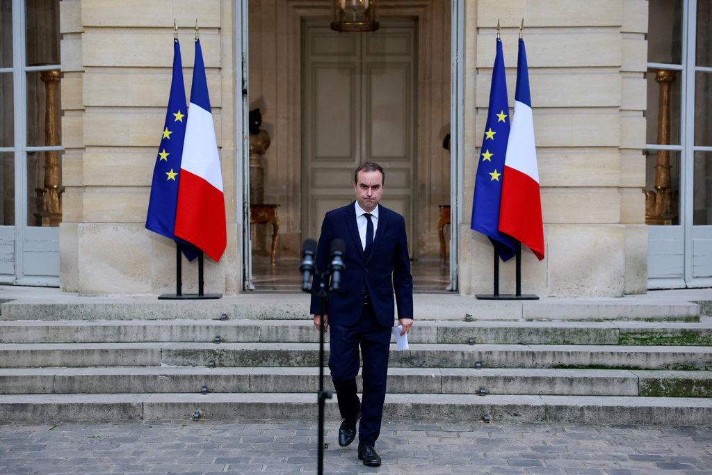 francia lecornu allontana lo spettro dello scioglimento dell8217assemblea