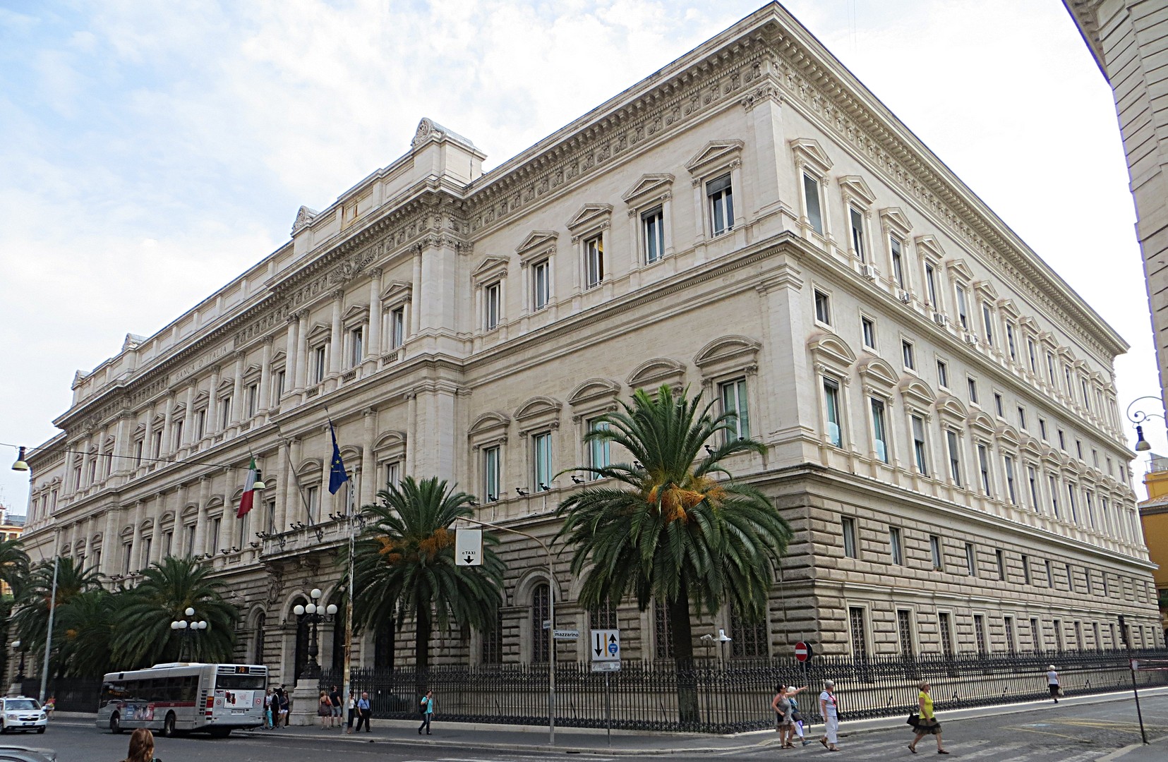 Manovra, Bankitalia: “Coperture siano certe, limitare le misure spot”