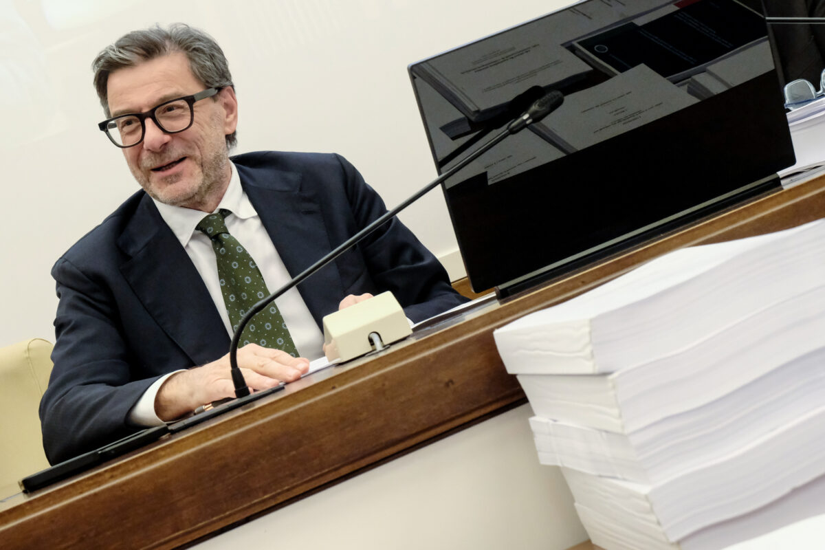 Banche, Giorgetti: “Chiederemo contributo senza istinto punitivo, Paese lo merita”