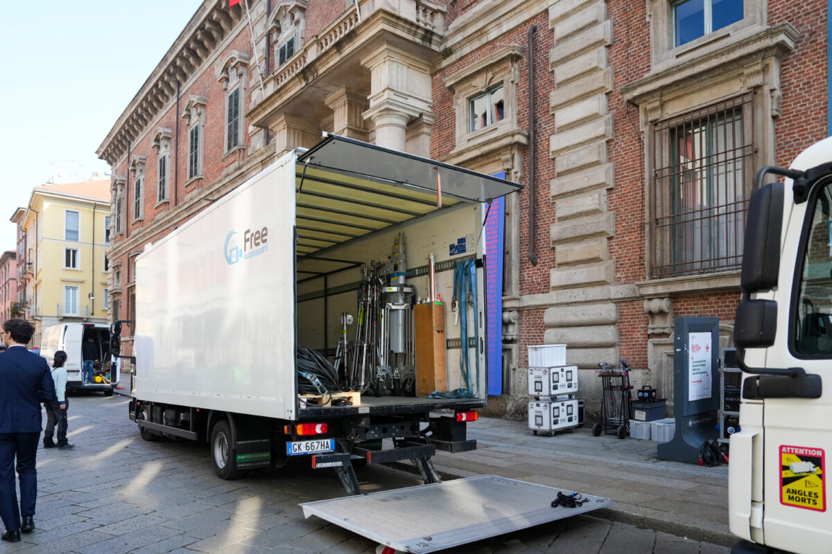 Galleria foto 'Il Diavolo Veste Prada 2, le riprese a Milano: il set alla Pinacoteca di Brera – Foto' - foto 2