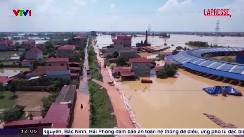 Vietnam, allagamenti causati dal tifone Matmo: almeno 8 vittime