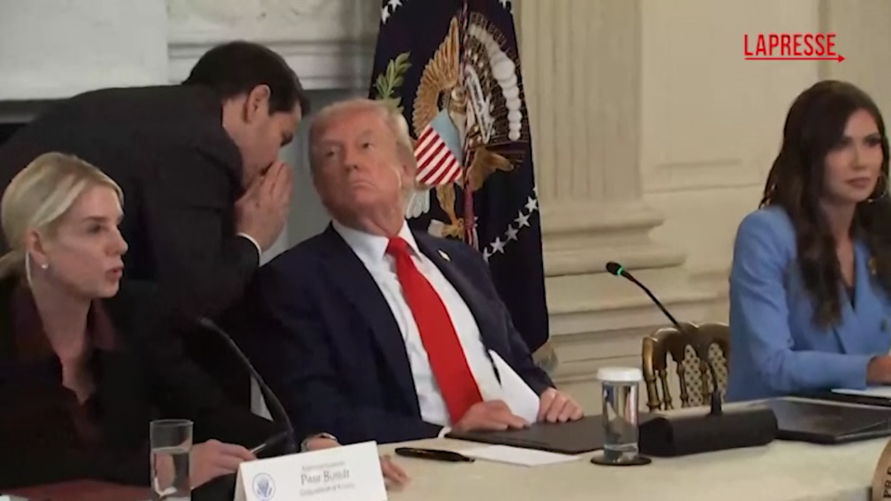 Trump riceve un biglietto da Rubio: "Vicini ad accordo in Medio Oriente" Trump riceve un biglietto da Rubio: "Vicini ad accordo in Medio Oriente"