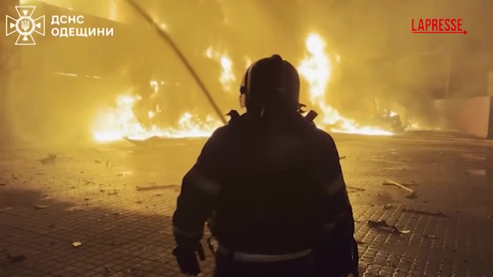 ucraina raid russo con droni su odessa ferite cinque persone