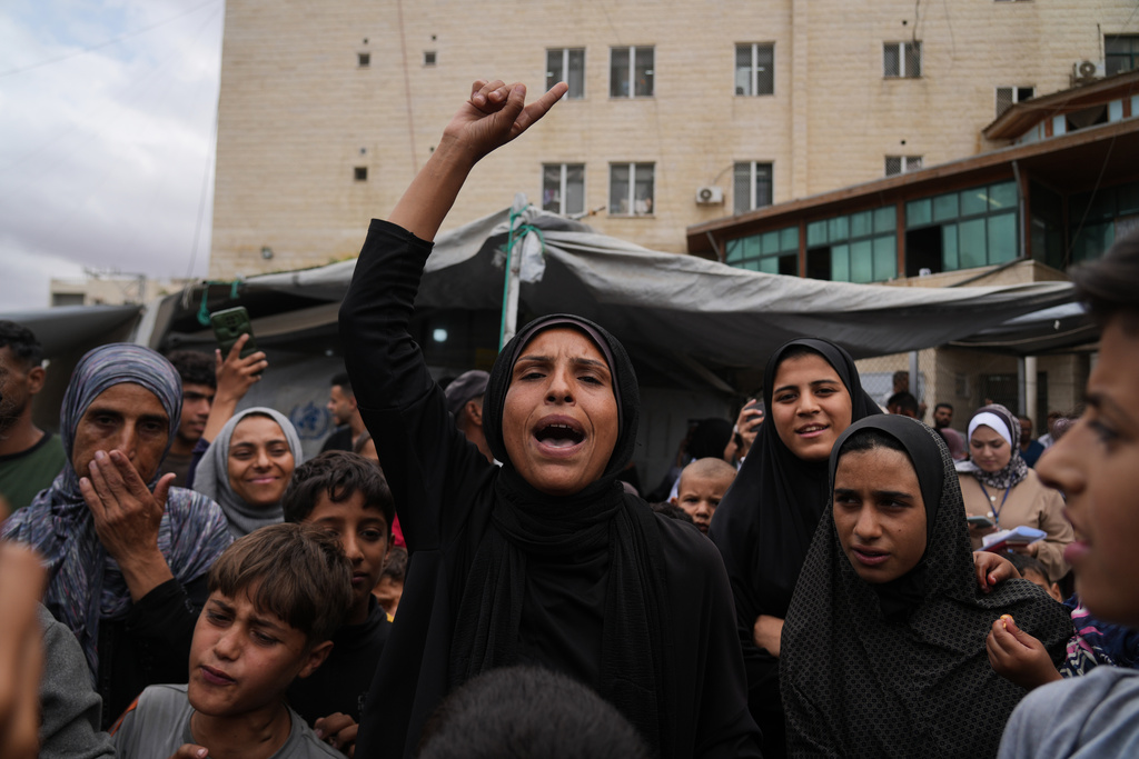 Galleria foto 'Gaza, il popolo palestinese festeggia l’accordo di pace tra Israele e Hamas – FOTO' - foto 5