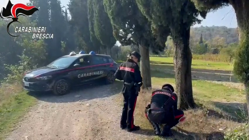 Sequestrata e violentata a Brescia: arrestati due uomini, contestata l’aggravante della crudeltà Sequestrata e violentata a Brescia: arrestati due uomini, contestata l’aggravante della crudeltà
