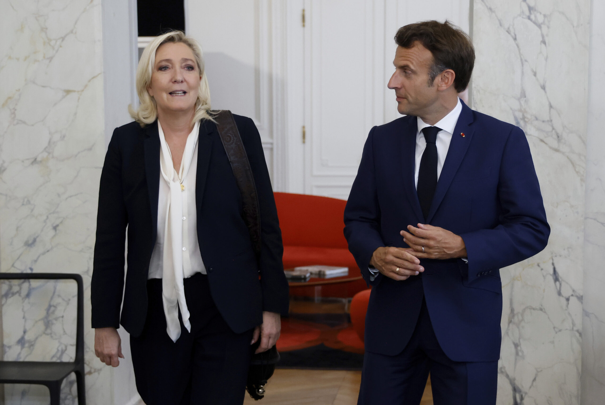 RN e LFI non invitati all’Eliseo da Macron, Le Pen: “Metto in dubbio la funzione presidenziale”