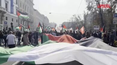 Gaza, a Milano il corteo dei pro-Pal: centinaia di persone partite da Porta Venezia