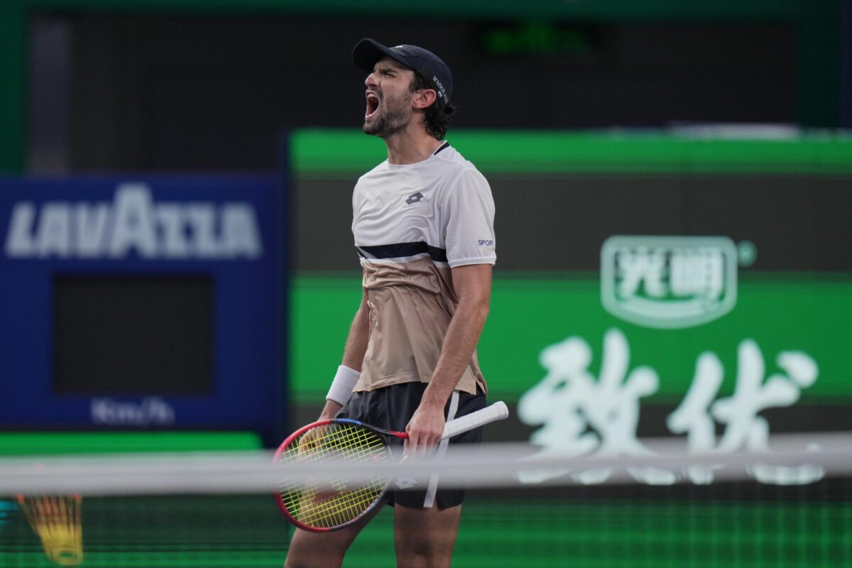 Atp Shanghai 2025, Vacherot batte Djokovic e vola in finale