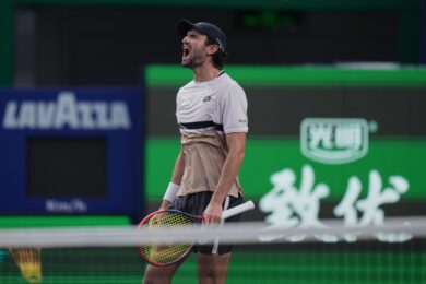 Atp Shanghai 2025, Vacherot batte Djokovic e vola in finale