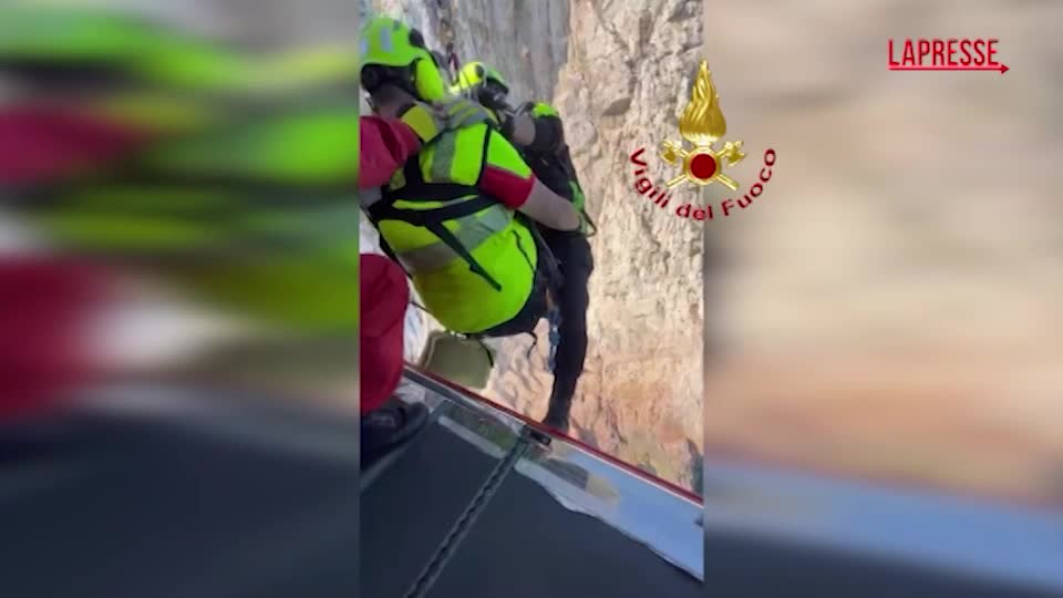 Savona, vigili del fuoco salvano escursionista infortunata a Capo Noli