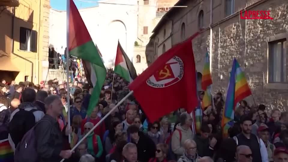 Perugia Assisi, migliaia di persone alla marcia per la pace