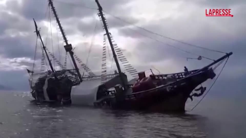 Messico, nave replica della Santa Maria di Colombo affonda al largo di Puerto Vallarta