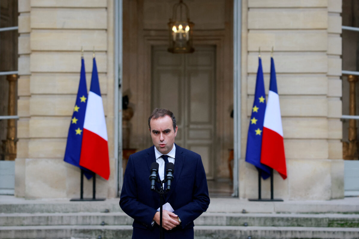 Francia, nominato il secondo governo Lecornu