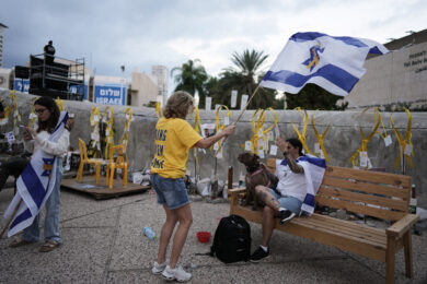 Israele, famiglie ostaggi: rilascio in diretta dalla notte