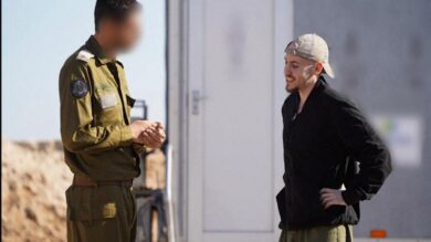 Le prime immagini degli ostaggi israeliani rilasciati da Hamas il 13 ottobre 2025 (Foto AP/Idf)