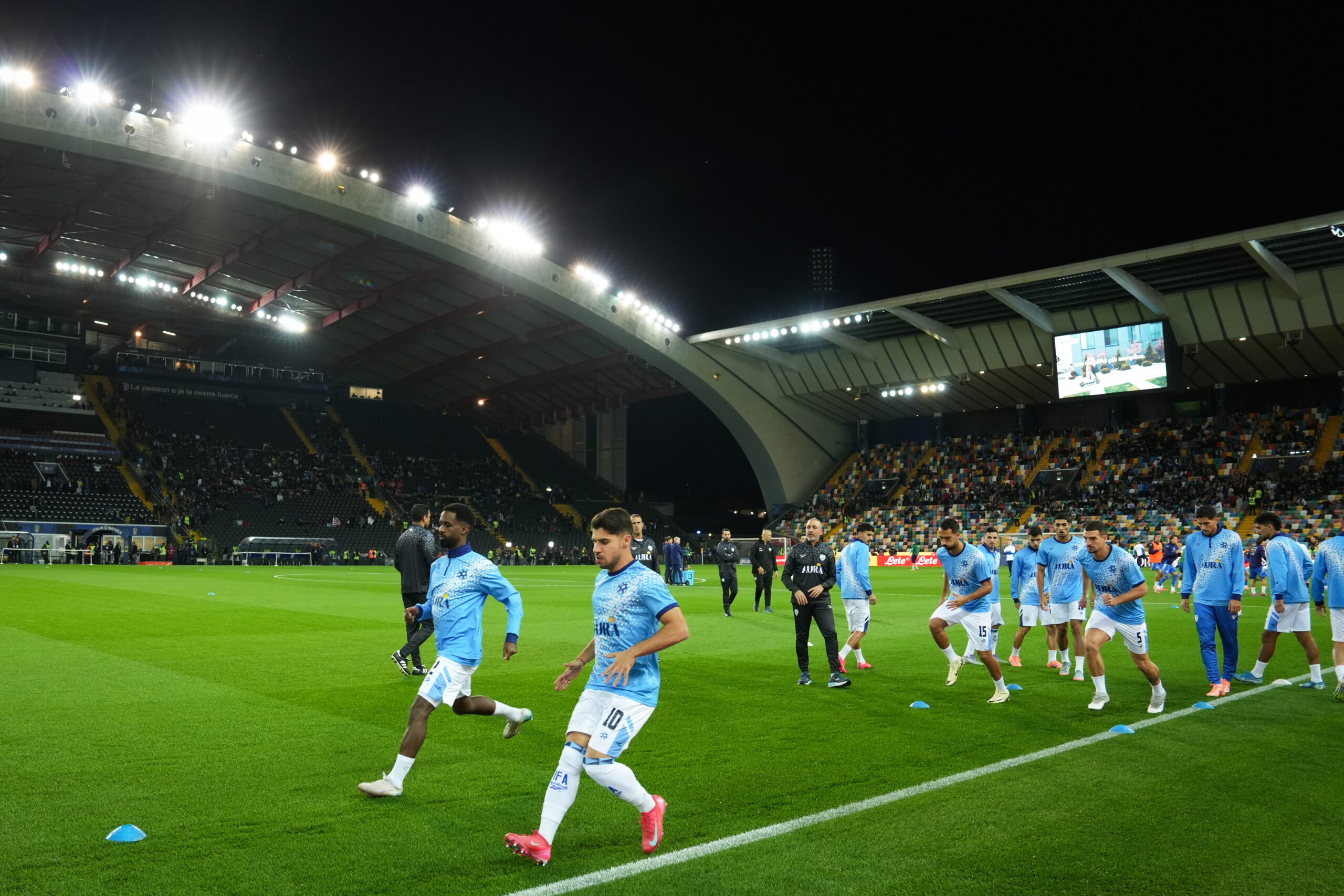 Italia-Israele, fischi all’inno israeliano: in città scontri tra manifestanti e polizia