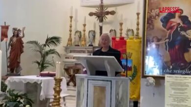 Funerali Cesare Paciotti, la prima stretta collaboratrice: “Tutta la mia vita è legata a te”