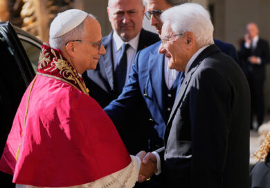 Papa Leone XIV in Francia, il messaggio per Mattarella: “Viaggio con il desiderio di pace e riconciliazione tra i popoli”
