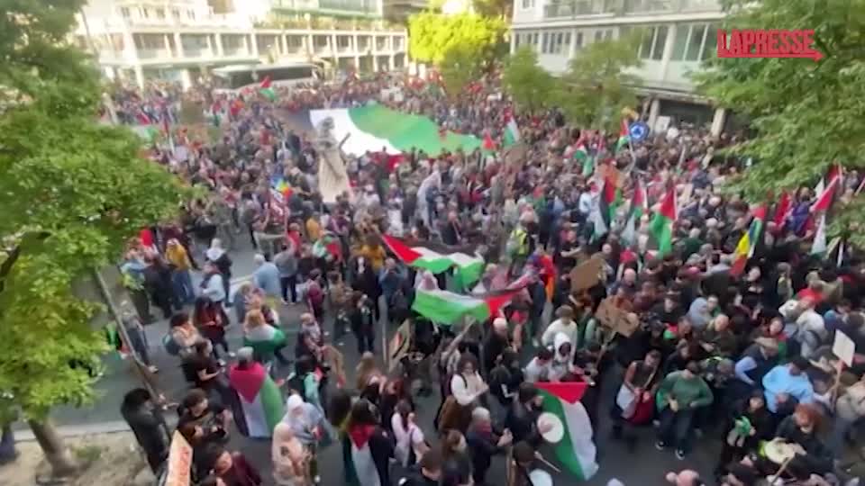 Italia Israele, il corteo pro Pal a Udine: le immagini della protesta Italia Israele, il corteo pro Pal a Udine: le immagini della protesta