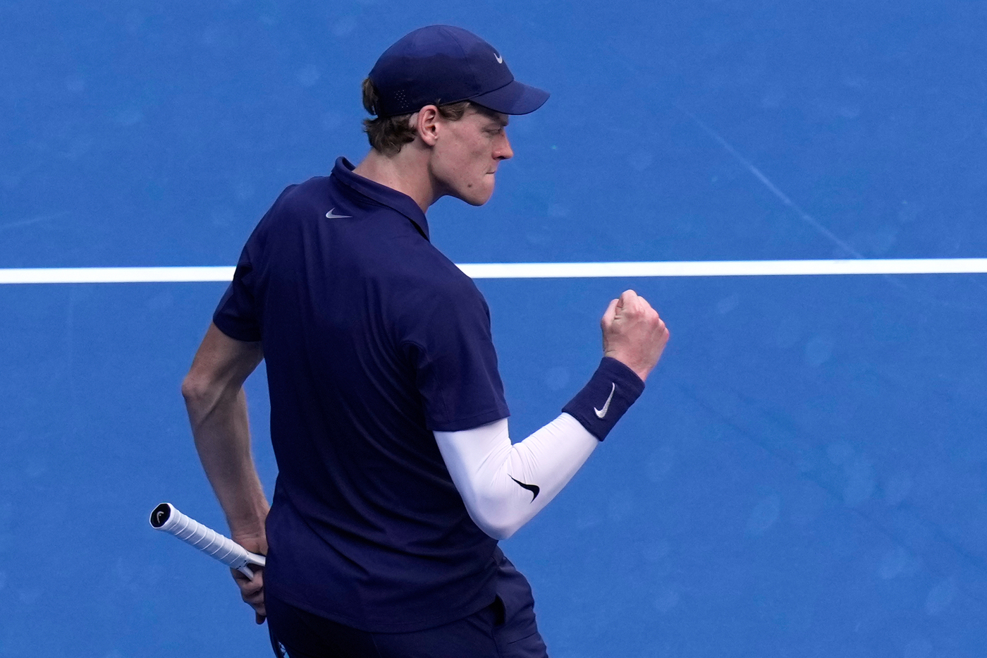Six Kings Slam 2025, Sinner batte Tsitsipas: sarà semifinale con Djokovic Six Kings Slam 2025, Sinner batte Tsitsipas: sarà semifinale con Djokovic