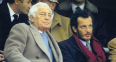 Eredità Agnelli, spunta bozza notarile con passaggio di quota ‘Dicembre srl’ dall’Avvocato a Edoardo. Legali Elkann: “Irrilevante”