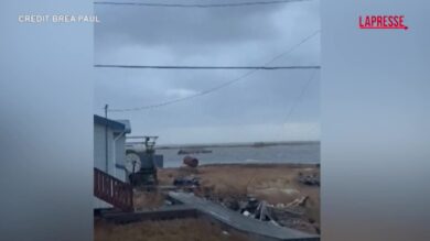 Alaska, il tifone Halong spazza via le case: le immagini