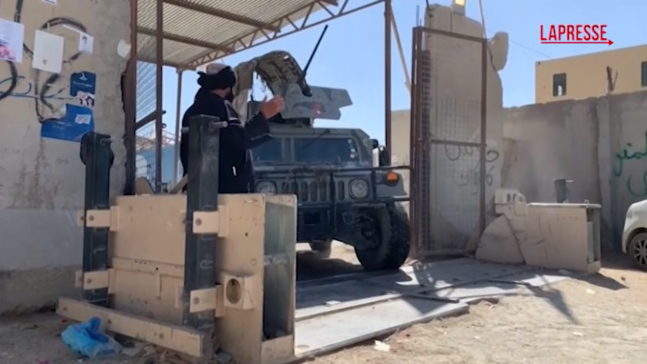 Afghanistan: forze talebane pattugliano il confine instabile con il Pakistan Afghanistan: forze talebane pattugliano il confine instabile con il Pakistan
