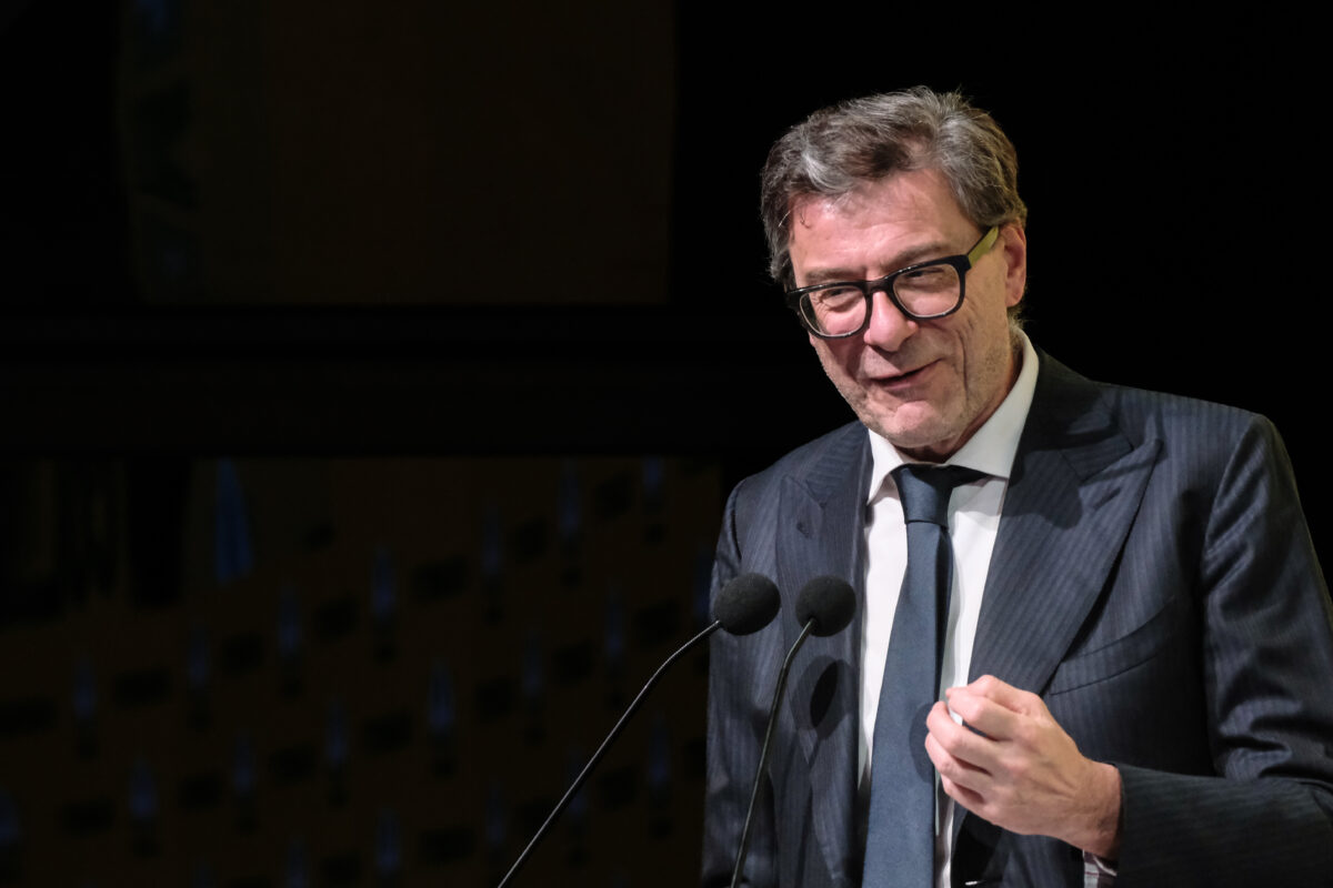 Manovra 2026, maggioranza trova intesa su banche: no al prelievo forzoso Manovra 2026, maggioranza trova intesa su banche: no al prelievo forzoso