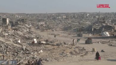 Gaza, le immagini della distruzione mentre Israele prosegue la restituzione dei cadaveri