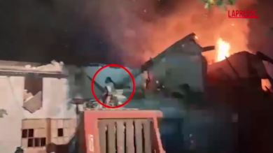 Castel d'Azzano, Maria Luisa Ramponi sul tetto del casolare dopo l'esplosione