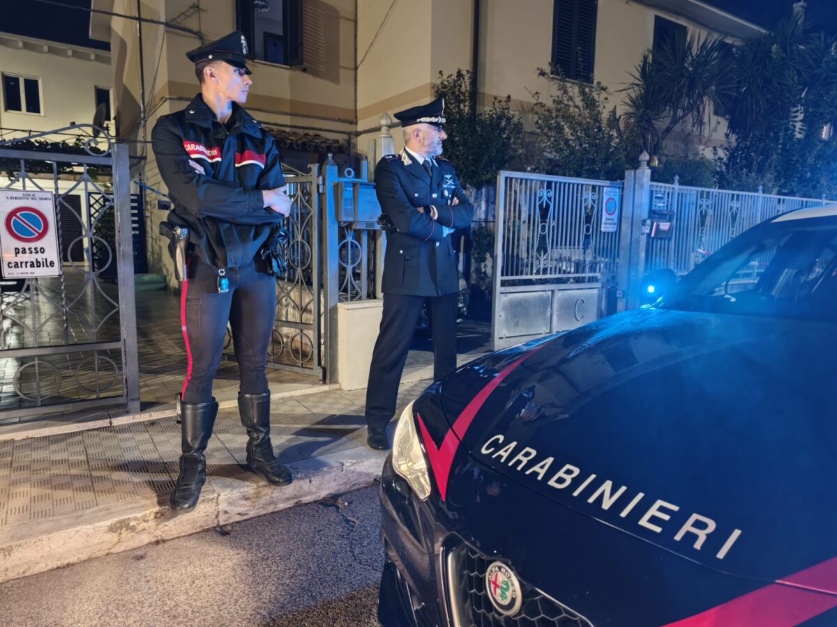 Ascoli Piceno, uccide la moglie malata e poi si toglie la vita Ascoli Piceno, uccide la moglie malata e poi si toglie la vita