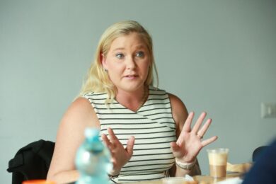 Caso Epstein: Virginia Roberts Giuffre contro il principe Andrea nel libro ‘Nobody’s Girl’