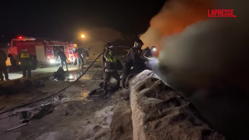 Libano, raid di Israele contro una fabbrica di cemento nel sud: feriti Libano, raid di Israele contro una fabbrica di cemento nel sud: feriti