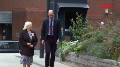 Londra, il Principe Williams in visita all'Ambulance Service di Waterloo