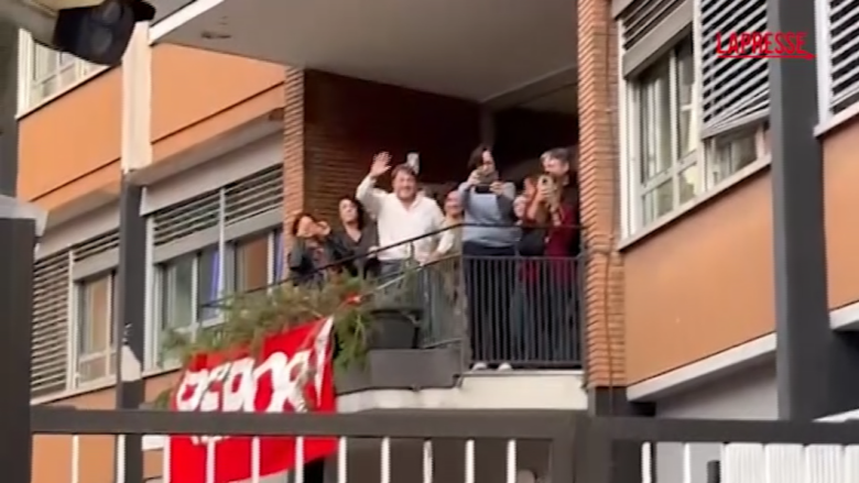 Attentato Ranucci, il saluto commosso del giornalista ai colleghi al presidio Rai di Via Teulada