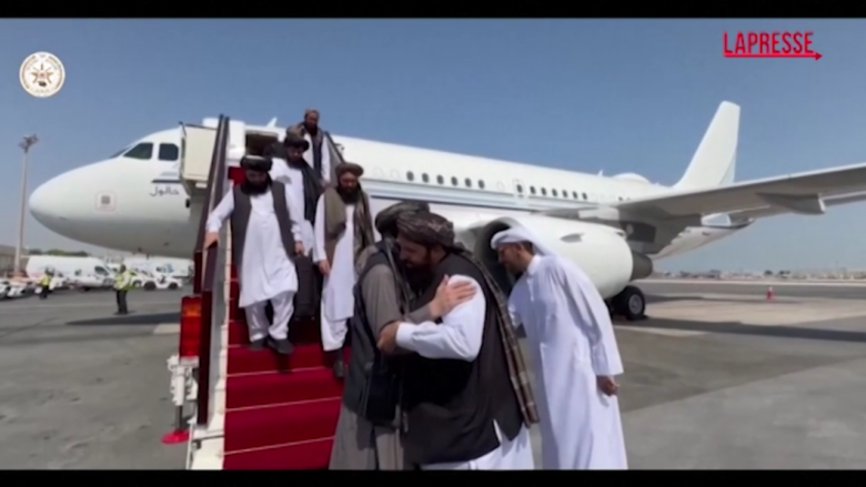 Guerra Afghanistan-Pakistan, delegazione di Kabul a Doha per negoziati di pace