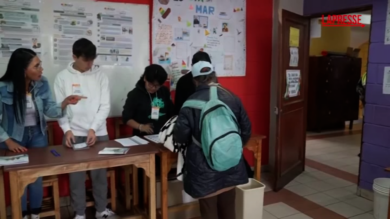 Bolivia, seggi aperti a La Paz per il ballottaggio delle presidenziali