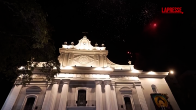 Venezuela, la festa per la canonizzazione del 'dottore dei poveri': le immagini da Caracas