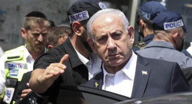 Gaza, attacco Hamas a Rafah, poi raid Israele. Idf: “Ripreso a rispettare tregua”. Verso riapertura valichi